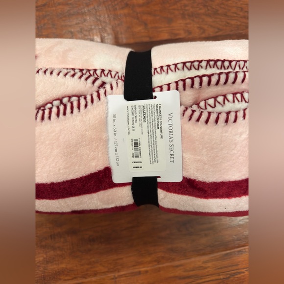 Victoria's Secret Valentine’s Soft Blanket - Picture 3 of 3